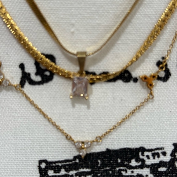 18 K Gold Plated Layered Necklace Set - Picture 3 of 5